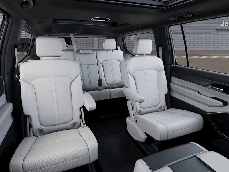 2026 Jeep Grand Wagoneer 4x4Image 15