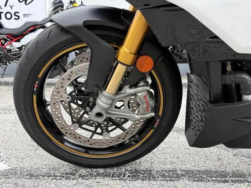 Used 2024 Aprilia TUONO V4 1100 FACTORY 