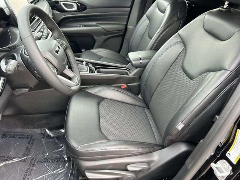 New 2026 Jeep Compass Latitude Altitude 4x4Image 16