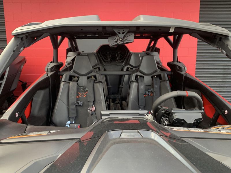 New 2025 Can-Am MAVERICK R MAX X 999T DCT Image 21