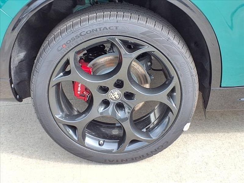 New 2025 Alfa Romeo Stelvio AwdImage 10