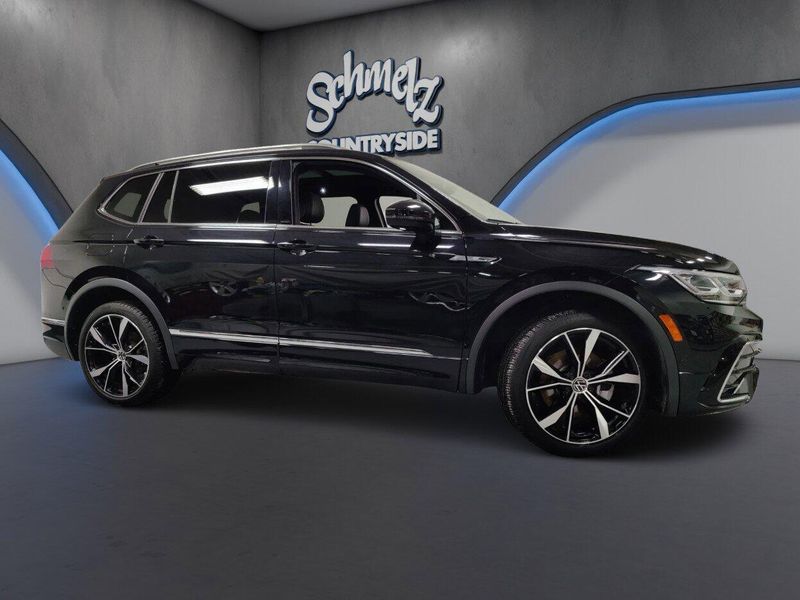 Used 2024 Volkswagen Tiguan AWD SEL R-Line w/Sunroof/NavImage 3