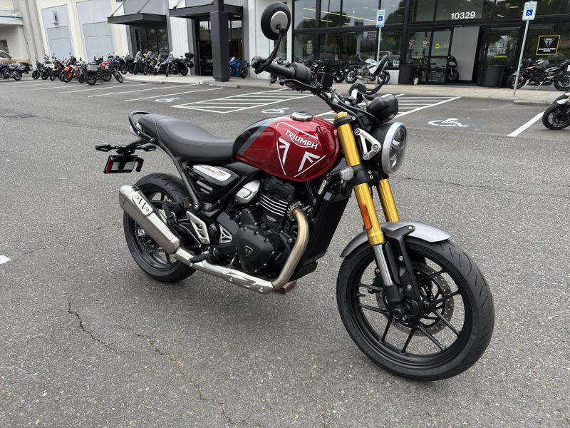2025 Triumph SPEED 400 - CARNIVAL RED - STORM GREY 