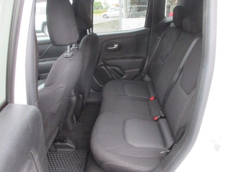 Used 2023 Jeep Renegade LatitudeImage 22