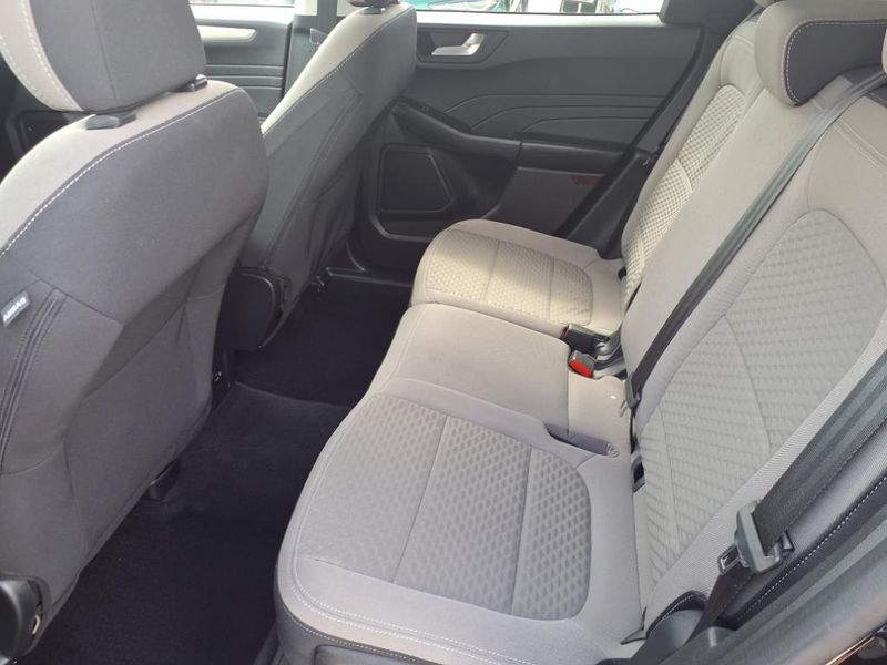 2021 Ford Escape SEImage 10