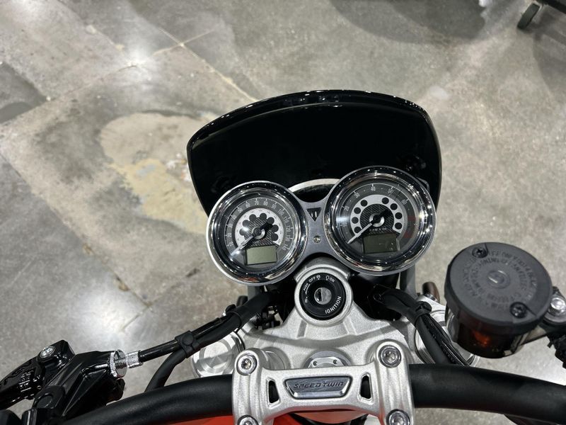 2023 Triumph SPEED TWIN 1200  in a MATTE BAJA ORANGE exterior color. Del Amo Motorsports of Redondo Beach (424) 390-7811 delamomotorsports.com 
