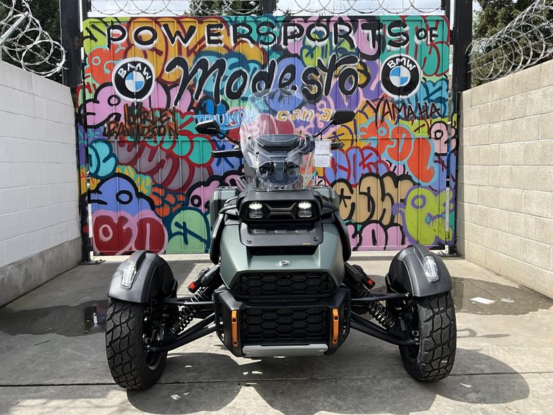 2025 Can-Am CANYON REDROCK Image 2