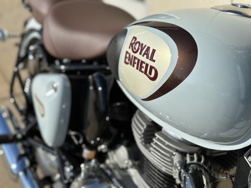 2024 Royal Enfield CLASSIC 350Image 7
