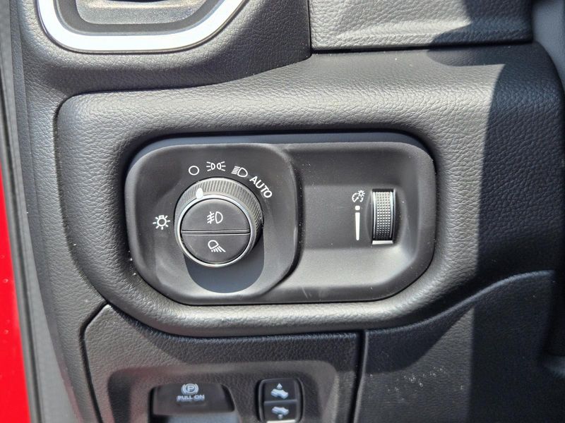 New 2026 RAM 1500 Big Horn Crew Cab 4x4 5'7' Box