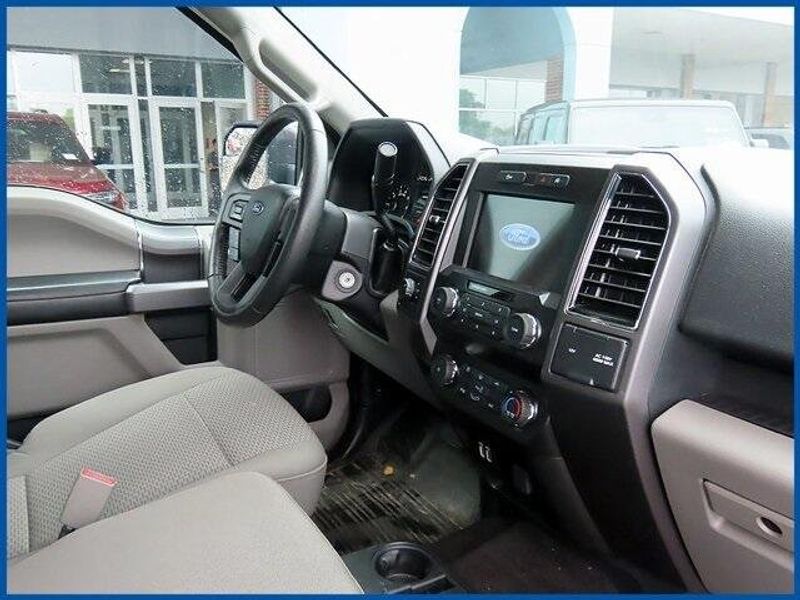 2019 Ford F-150 XLT photo 9