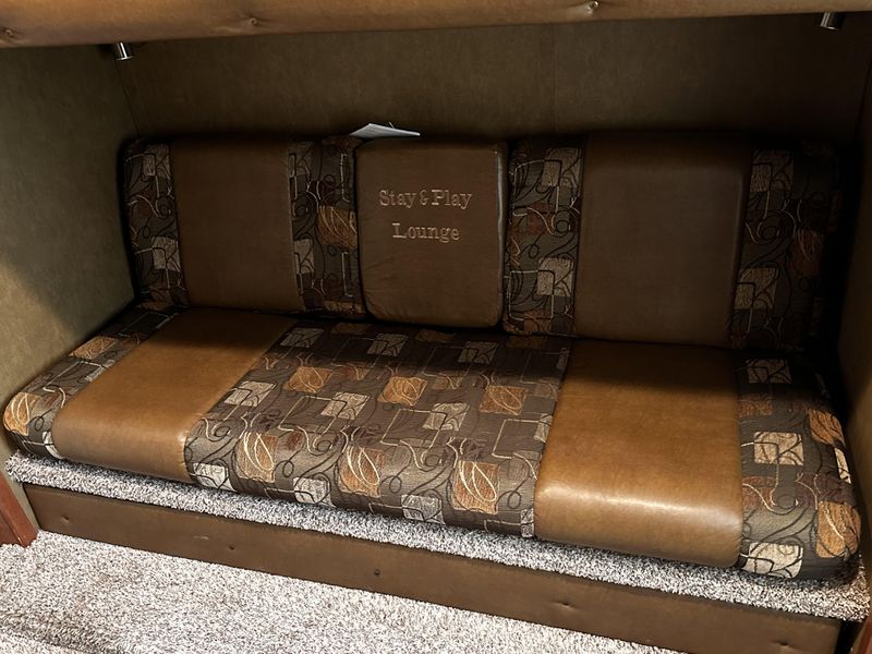 Used 2016 FOX MOUNTAIN 335BHS Image 16