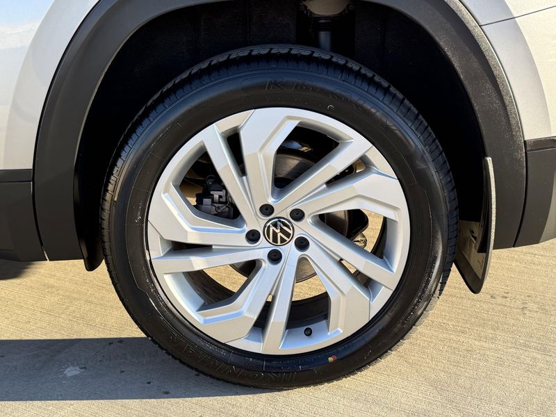 Used 2022 Volkswagen Atlas 2.0T SE w/TechnologyImage 28