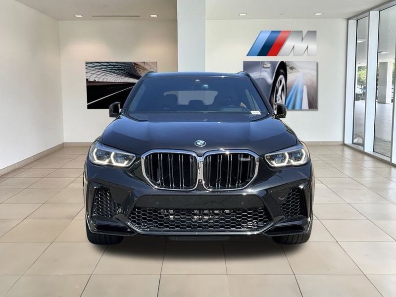 2021 BMW X5 M BaseImage 3