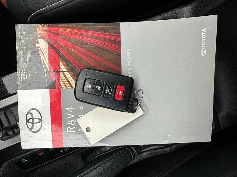 2018 Toyota RAV4 LimitedImage 9