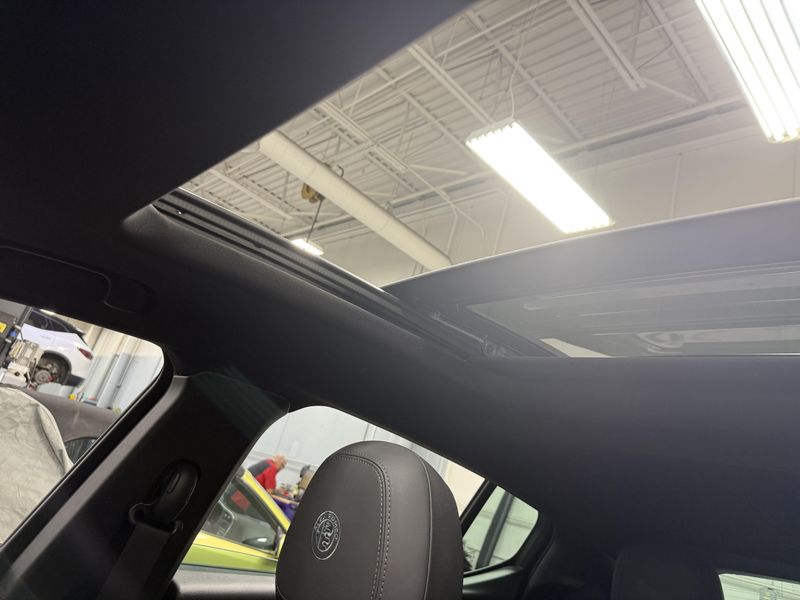Used 2024 Alfa Romeo Tonale Ti Premium eAWD w/SunroofImage 7