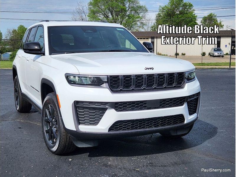 New 2026 Jeep Grand Cherokee Laredo Altitude 4x4