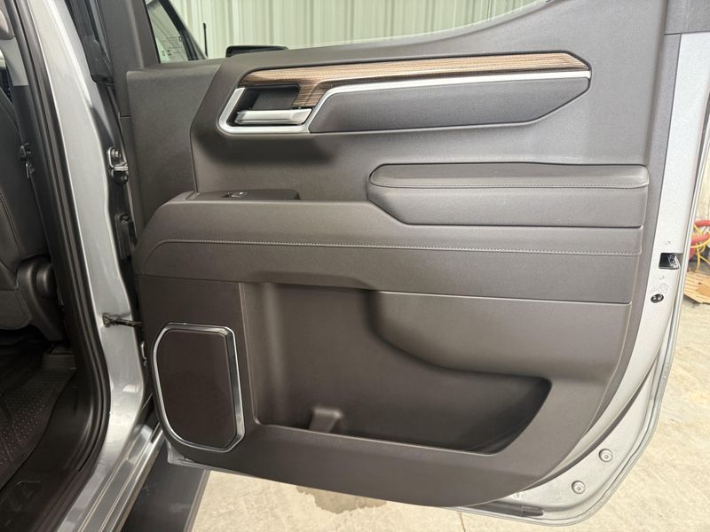 Used 2025 Chevrolet Silverado 1500 LTImage 6