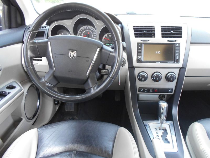 2010 Dodge Avenger R/TImage 5