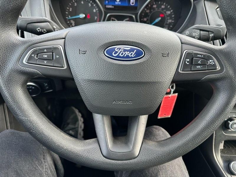2017 Ford Focus SImage 3