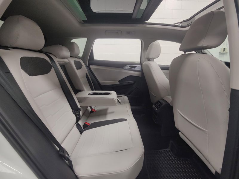 2025 Volkswagen Taos SE AWD w/SunroofImage 15