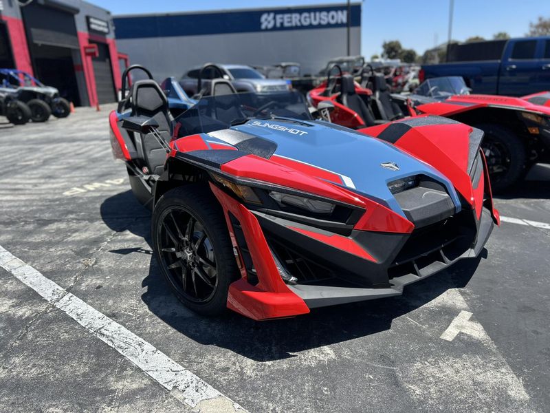 New 2025 Polaris SLINGSHOT SLR AUTODRIVE Image 2