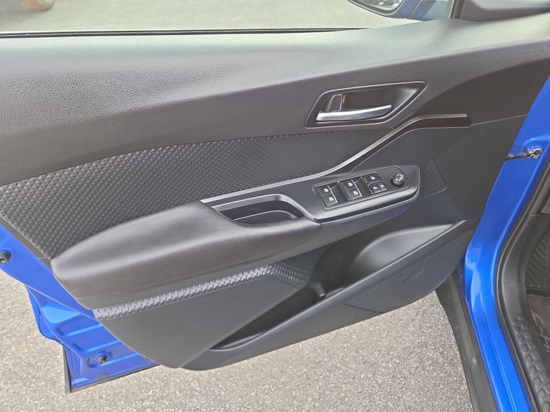2018 Toyota C-HR XLE photo 14