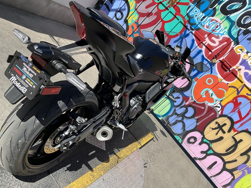 New 2025 Yamaha YZF-R7 Image 10