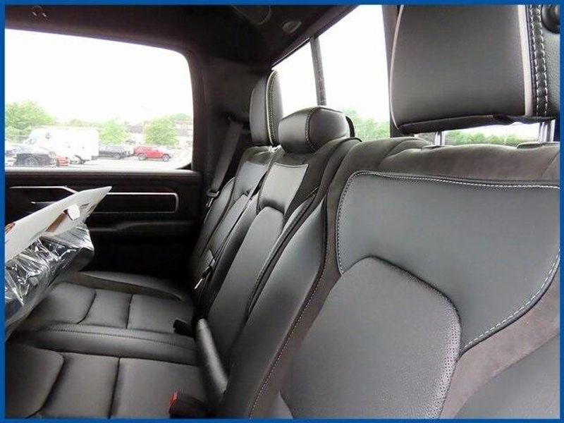 New 2025 RAM 1500 LaramieImage 10