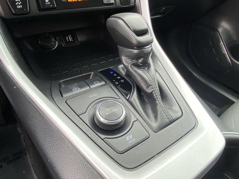 2024 Toyota RAV4 XLEImage 25