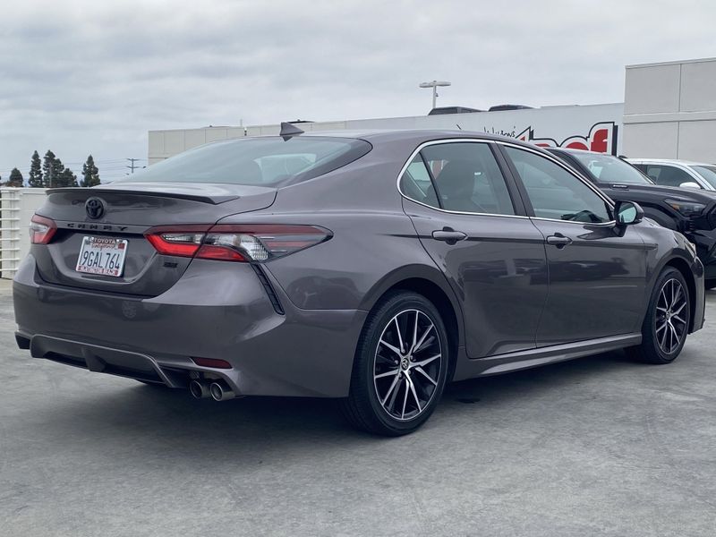 Used 2023 Toyota Camry SEImage 4