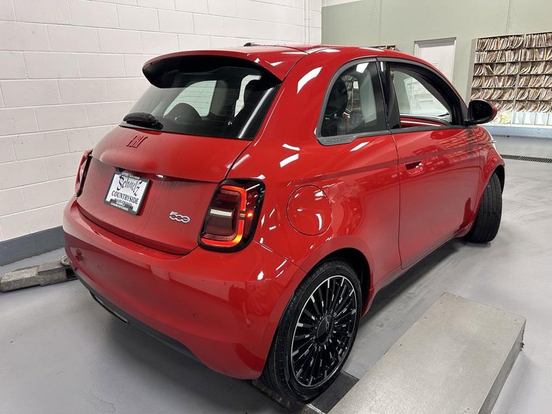 2024 Fiat 500e Inspi(red)Image 22