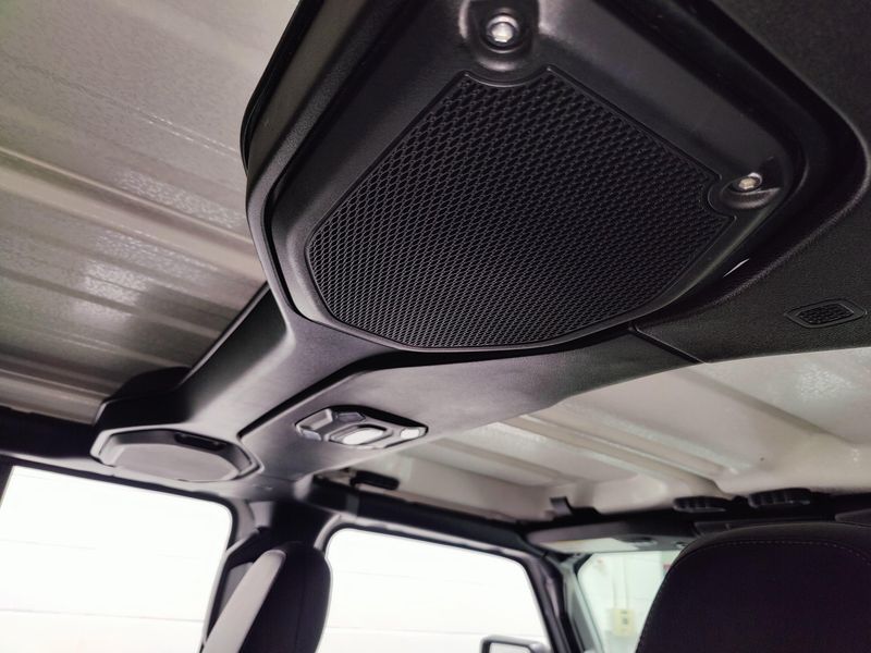 Used 2020 Jeep Wrangler Unlimited Sahara 4X4 w/NavigationImage 16