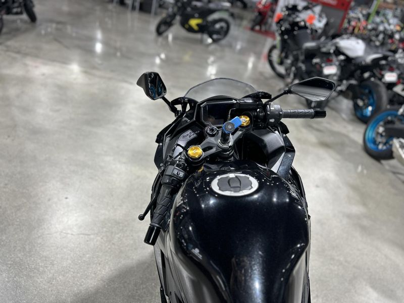 Used 2024 Kawasaki NINJA ZX-4RR Image 9