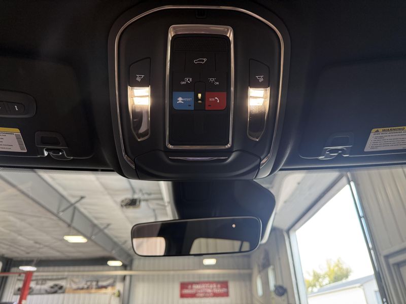 Used 2025 Jeep Grand Cherokee L LimitedImage 22