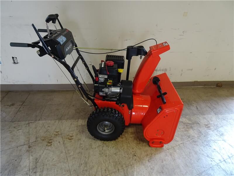 2018 ARIENS ST24CMPT Image 2