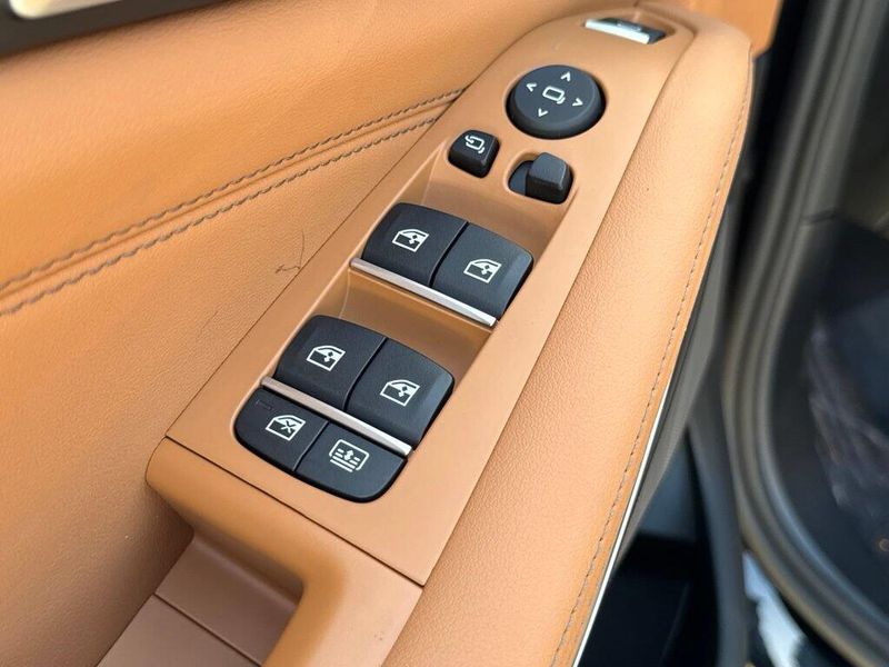 New 2027 BMW X7 xDrive40iImage 16