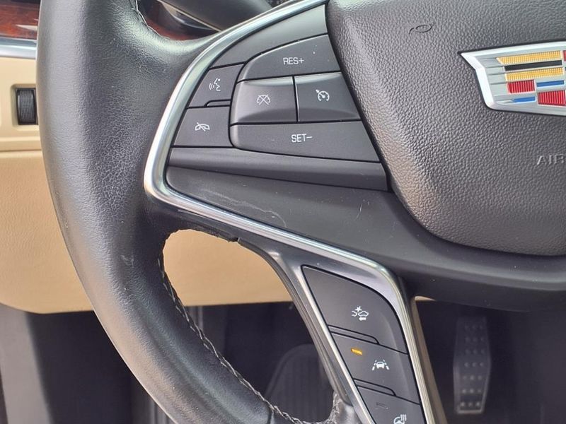 Used 2019 Cadillac XT5 LuxuryImage 22