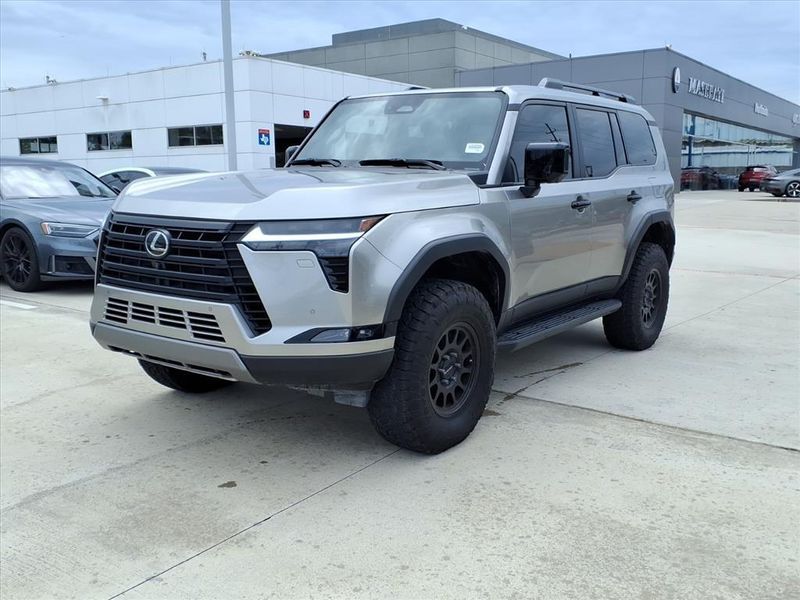 Used 2024 Lexus GX 550 OvertrailImage 2