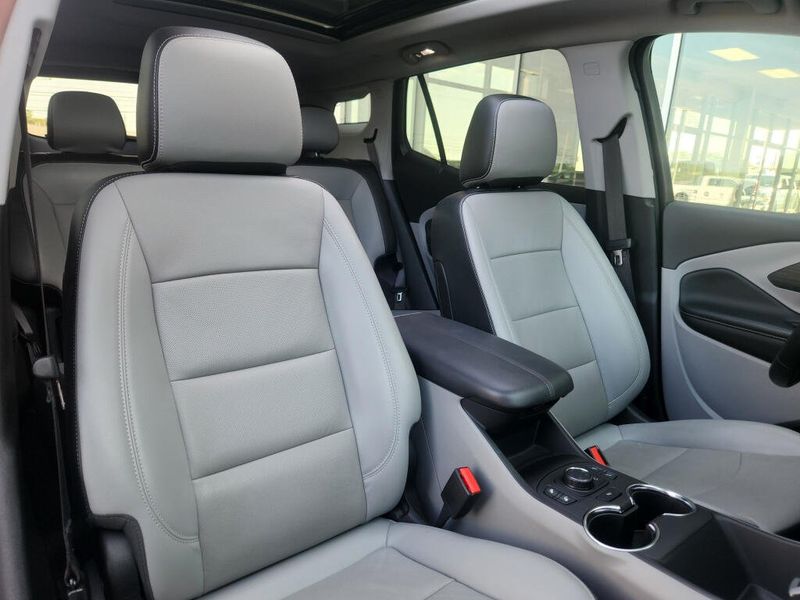 Used 2024 GMC Terrain SLT