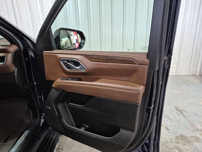 Used 2021 Chevrolet Tahoe High CountryImage 12