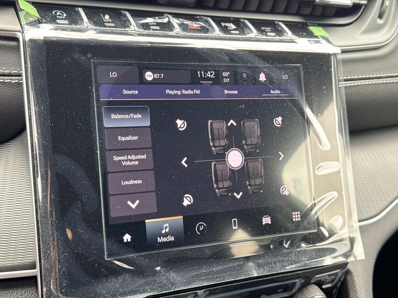 New 2026 Jeep Grand Cherokee L Laredo 4x2