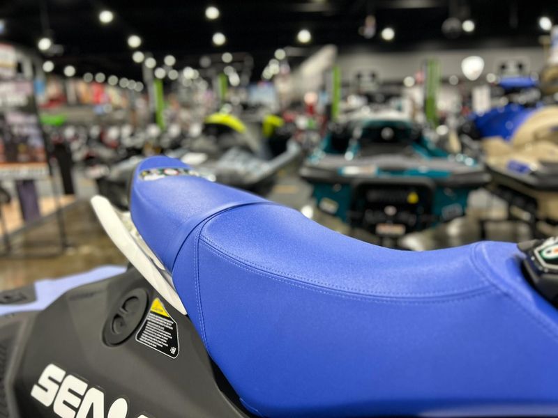 New 2025 Sea-Doo SPARK FOR 2 90 CONVENIENCE PACKAGE (SOUND SYSTEM) Image 12