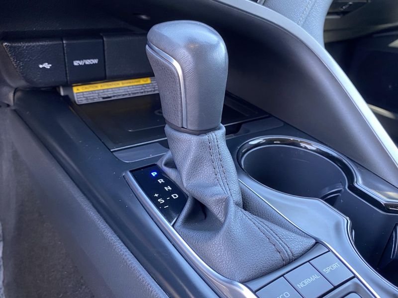 2020 Toyota Camry SEImage 24