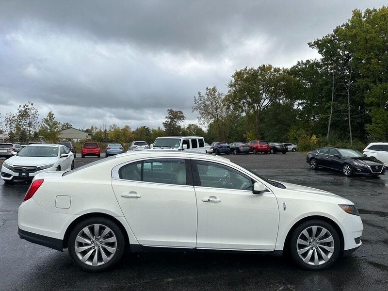 2013 Lincoln MKS BaseImage 13