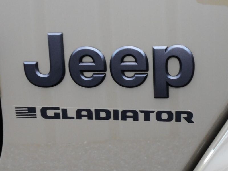 2025 Jeep Gladiator High Tide 4x4Image 29