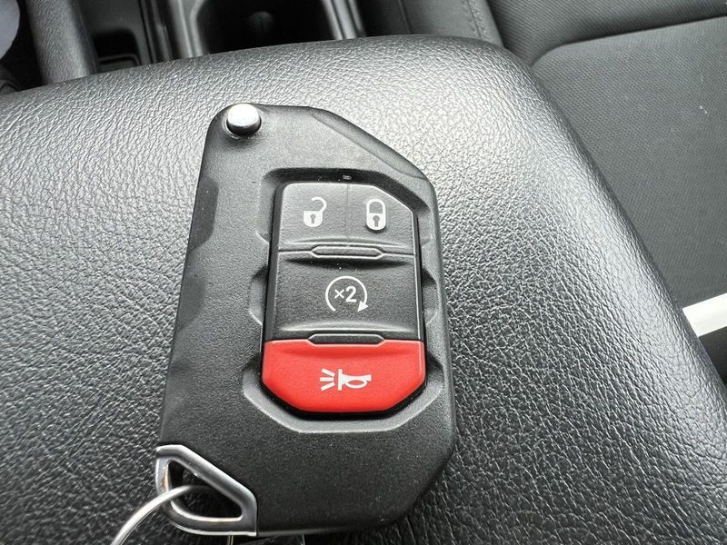 2021 Jeep Gladiator Willys photo 32