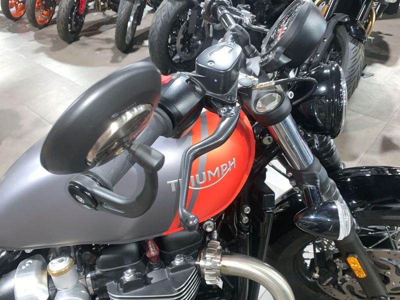 New 2025 Triumph BONNEVILLE BOBBER Image 15