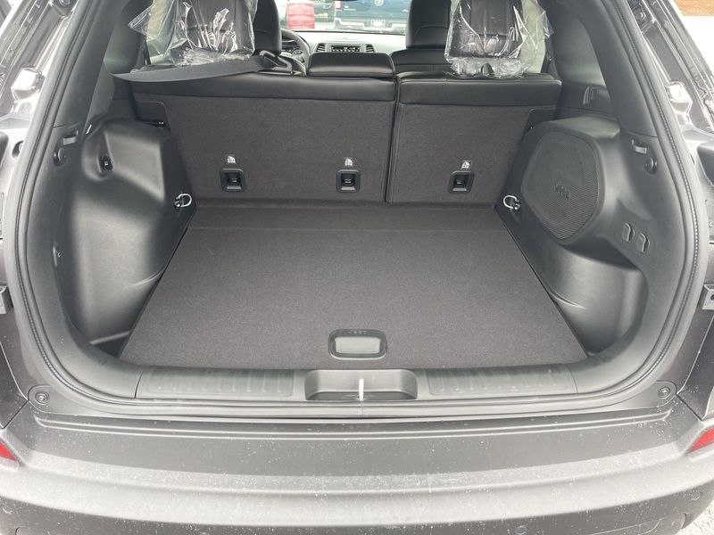 2023 Jeep Cherokee Altitude Lux 4x4Image 23