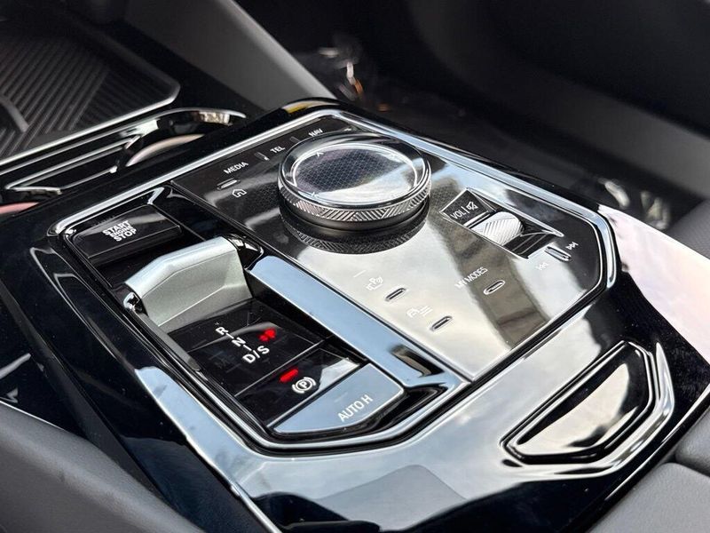 New 2027 BMW 5 Series 530iImage 24