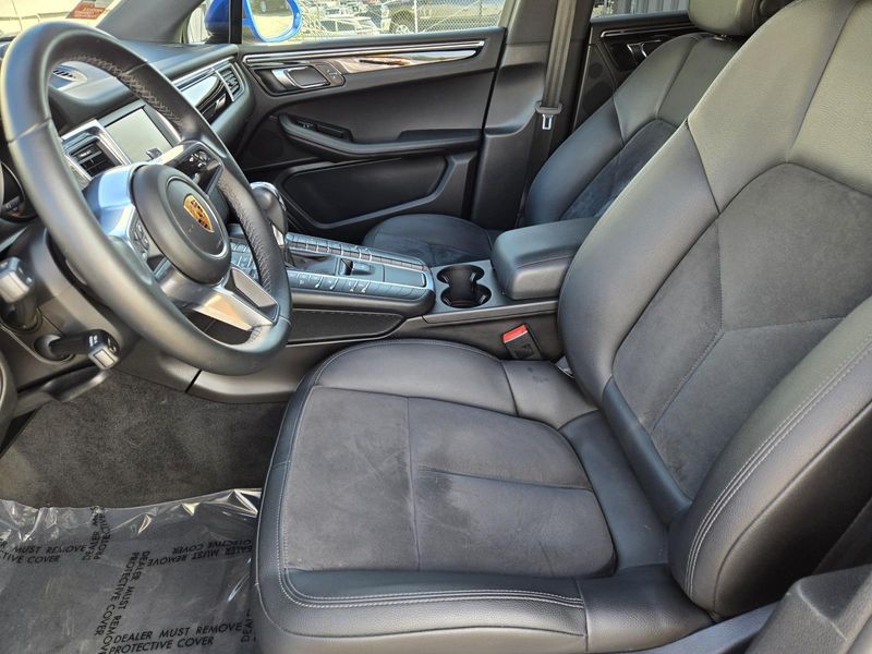 2016 Porsche Macan S photo 17